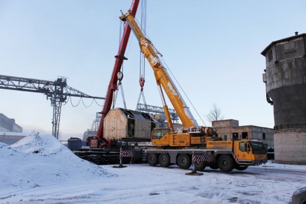 Погрузка турбины 100т автокранами